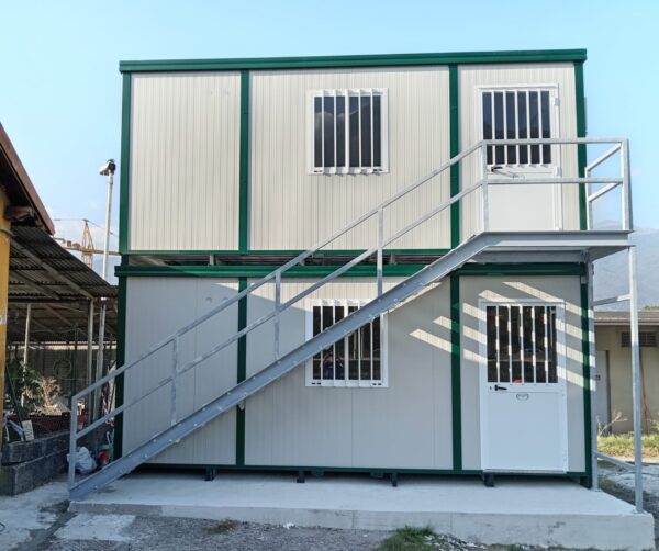 2 MONOBLOCCHI USO UFFICIO CON BAGNO
